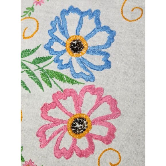 Estate Vintage Hand Embroidered Table Runner Cottagecore Floral Scalloped Edge - Picture 12 of 12